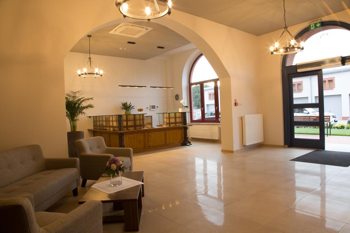 ז'ארי Glas-Hotel 4* מראה חיצוני תמונה